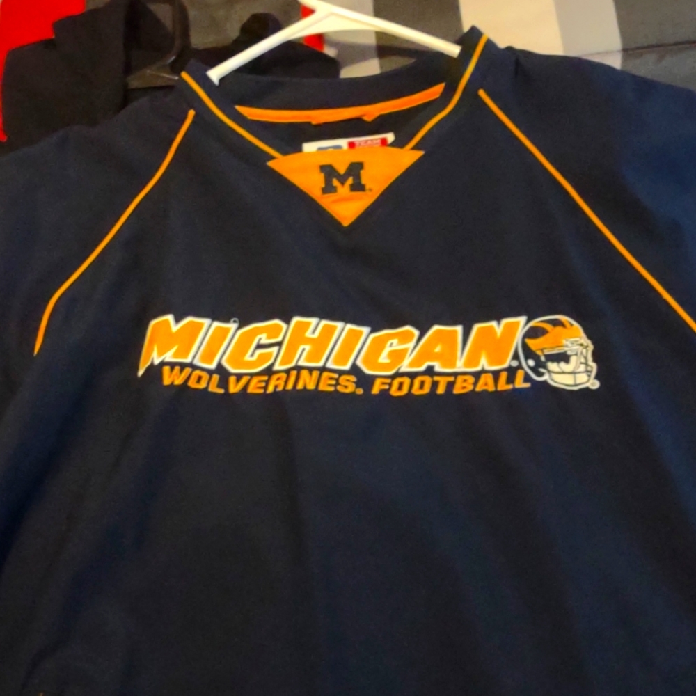 Michigan Wolverines, Pull Over Windbreaker Jacket, Men's Large, RussellAthletics